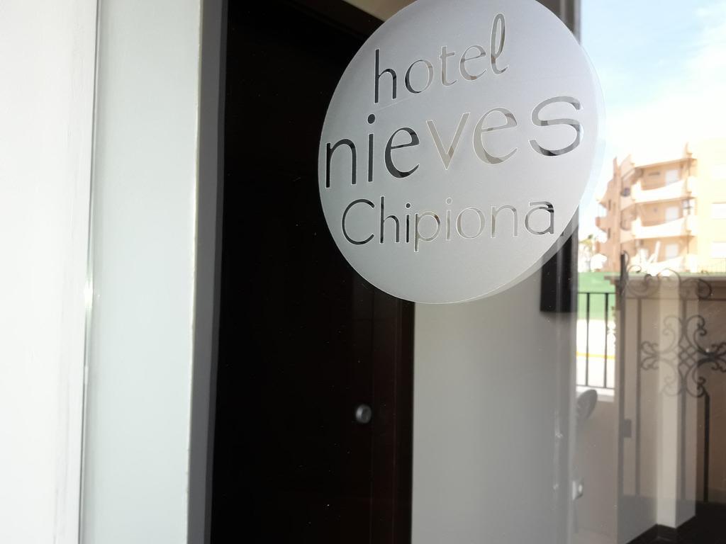 Nieves *