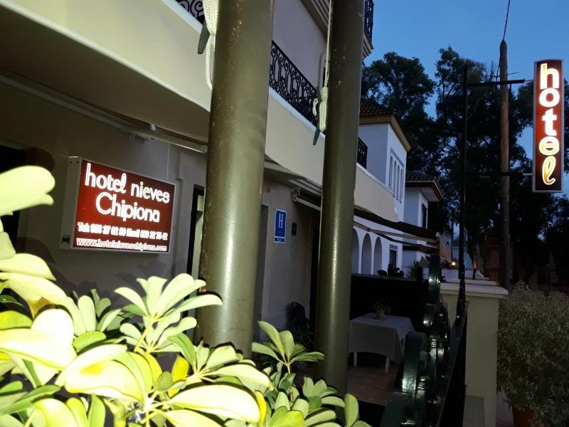 Nieves Hotel